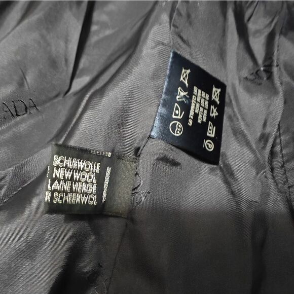 Vintage Escada Pure New Wool Dark Blue Blazer with Gold beaded Accents SZ 34 S - Picture 8 of 8